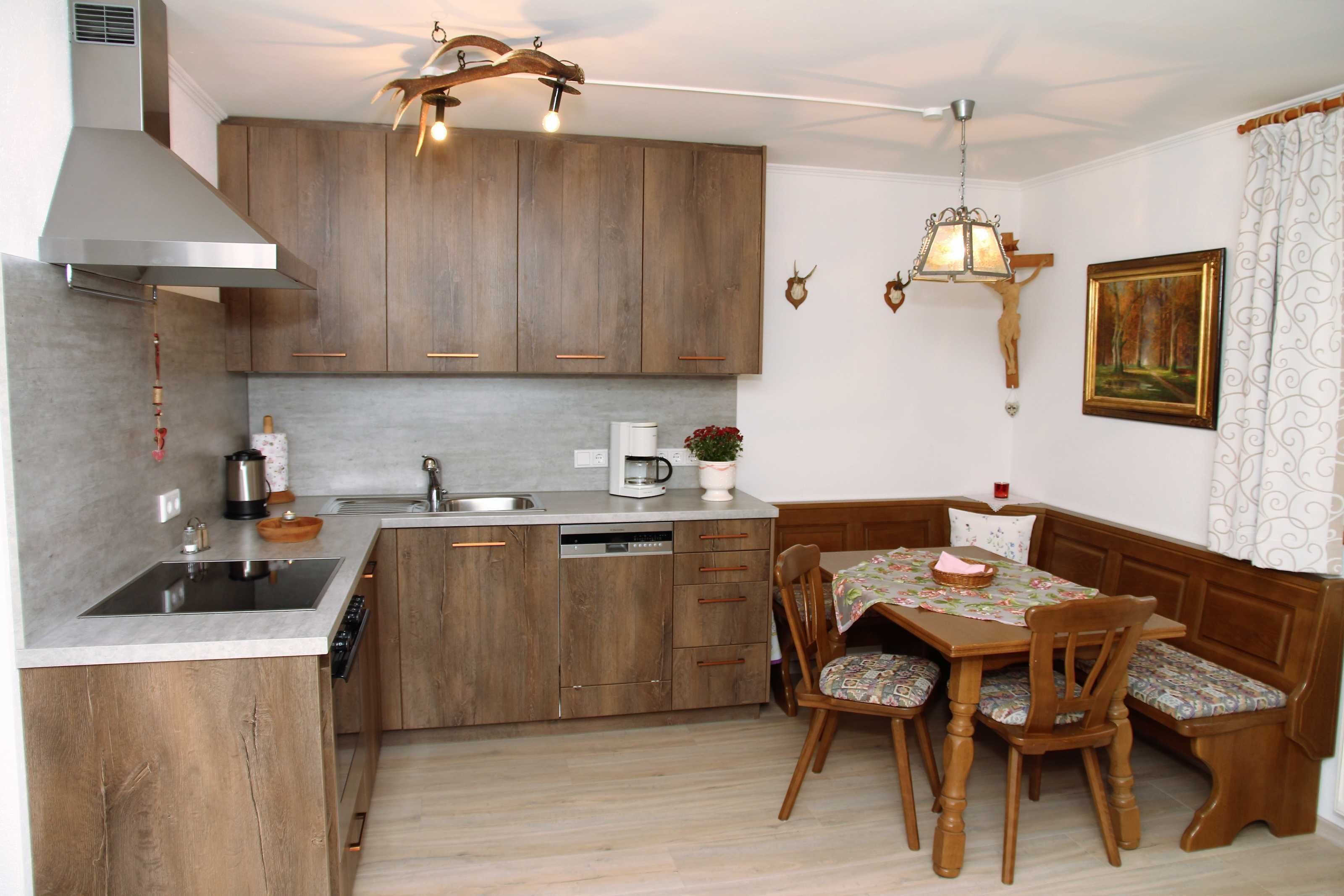 Fridge, oven, dishwasher, coffee/tea maker