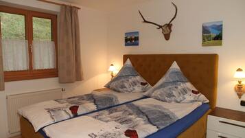 2 chambres, fer et planche Ă repasser, draps fournis