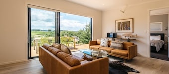 PUTAKI BAY VILLAS | Be My Guest