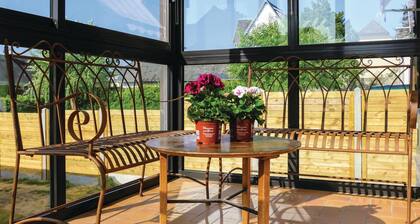 Awesome home in Hauteville-sur-Mer
