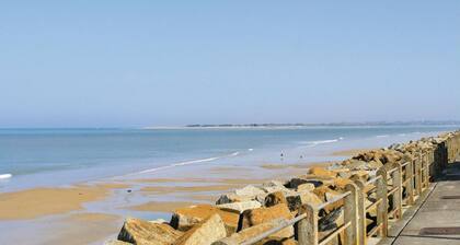 3 bedroom gorgeous home in Hauteville-sur-Mer