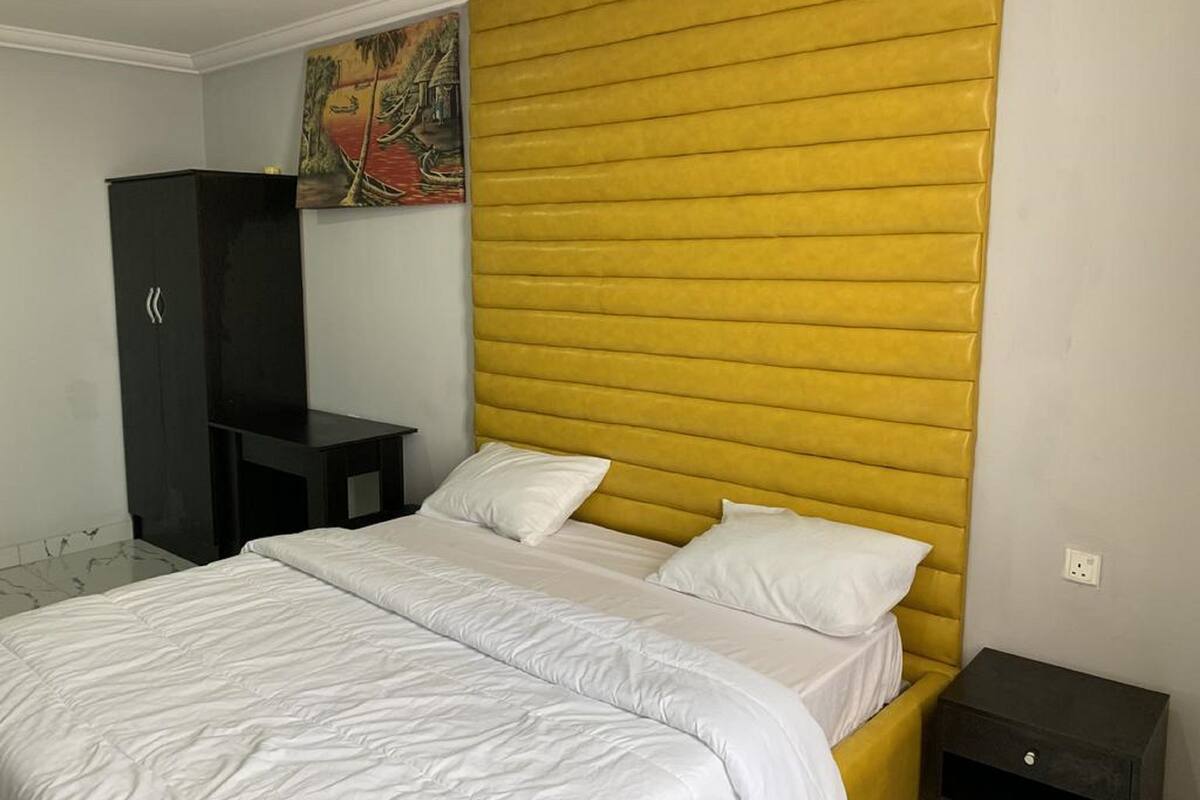 Standard Double Room | Desk, blackout drapes, free WiFi, bed sheets