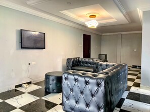Apartment, 2 Bedrooms | Desk, blackout drapes, free WiFi, bed sheets