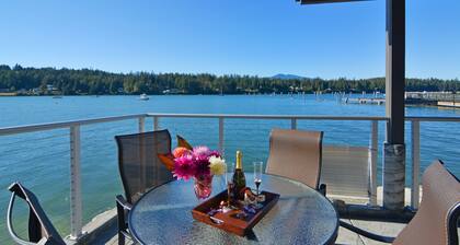 Vacation @ WATER'S EDGE Bayside Rental on Seabeck on the Hood Canal--Seabeck,WA