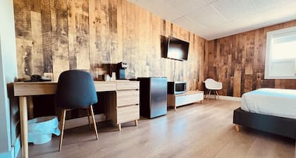 Camrose LeChateau Hotel