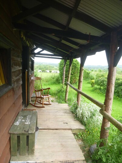 Off The Grid Experience, Close To Nature, A Great Getaway, with great views