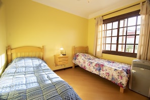 Apartment | Iron/ironing board, free WiFi, bed sheets