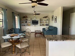 Dining - 🌴 Sundial Villas ~ Conch Coastal Calm (Bambarra Beach)