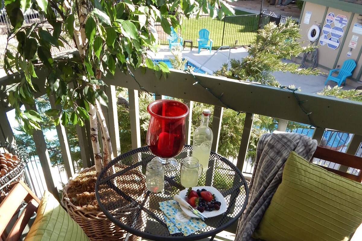 Condo, vista para a montanha | Terraço/pátio