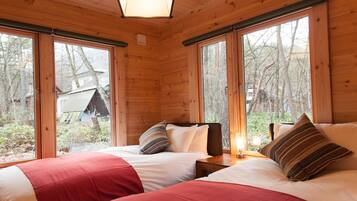 Chalet, 3 Bedrooms | 3 bedrooms, soundproofing, free WiFi, bed sheets