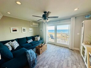 Living area - Wavecrest Resort  (Montauk)