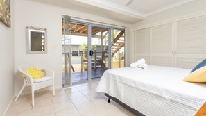 3 bedrooms, iron/ironing board, bed sheets