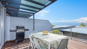 Outdoor dining - Angourie Blue 4 -  Tucked in the heart of Angourie (Angourie)