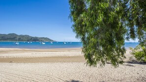 On the beach - On the Beach, Horseshoe Bay (Horseshoe Bay)