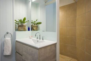 Bathtub