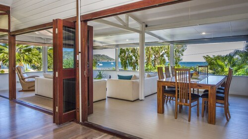 Auf dem Strand - Horseshoe Bay, QLD