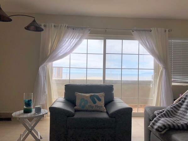 TV, DVD player, books - Quiet Safe family stay in North Rosarito (Rosarito)
