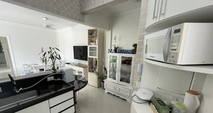 Maré Mansa spacious and comfortable just a few steps from Mansa beach in Caiobá.