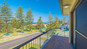 Property grounds - Flinders Lodge - an idyllic holiday rental (Yamba)