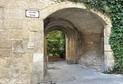 Le Clos des Ursulines : Insolite proche arènes, Le Clos des Ursulines: an unusual property near the