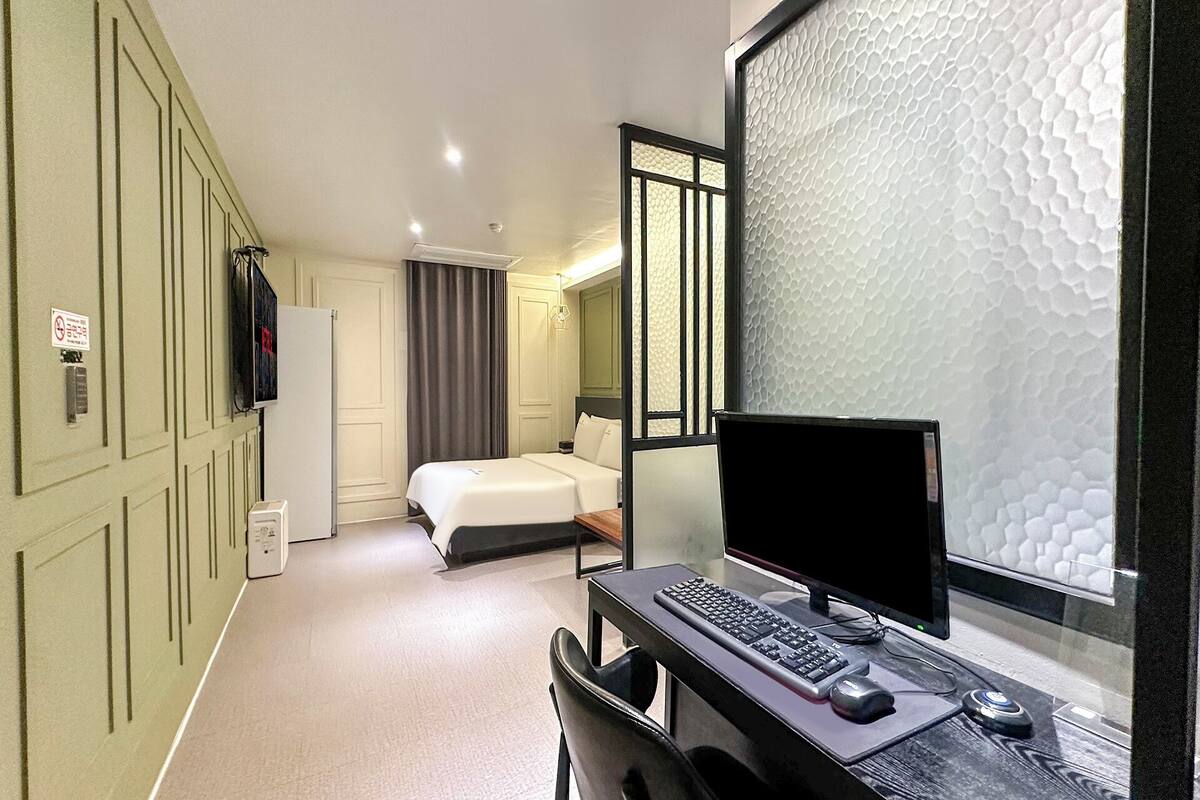 suite | individually decorated, individually furnished, blackout curtains