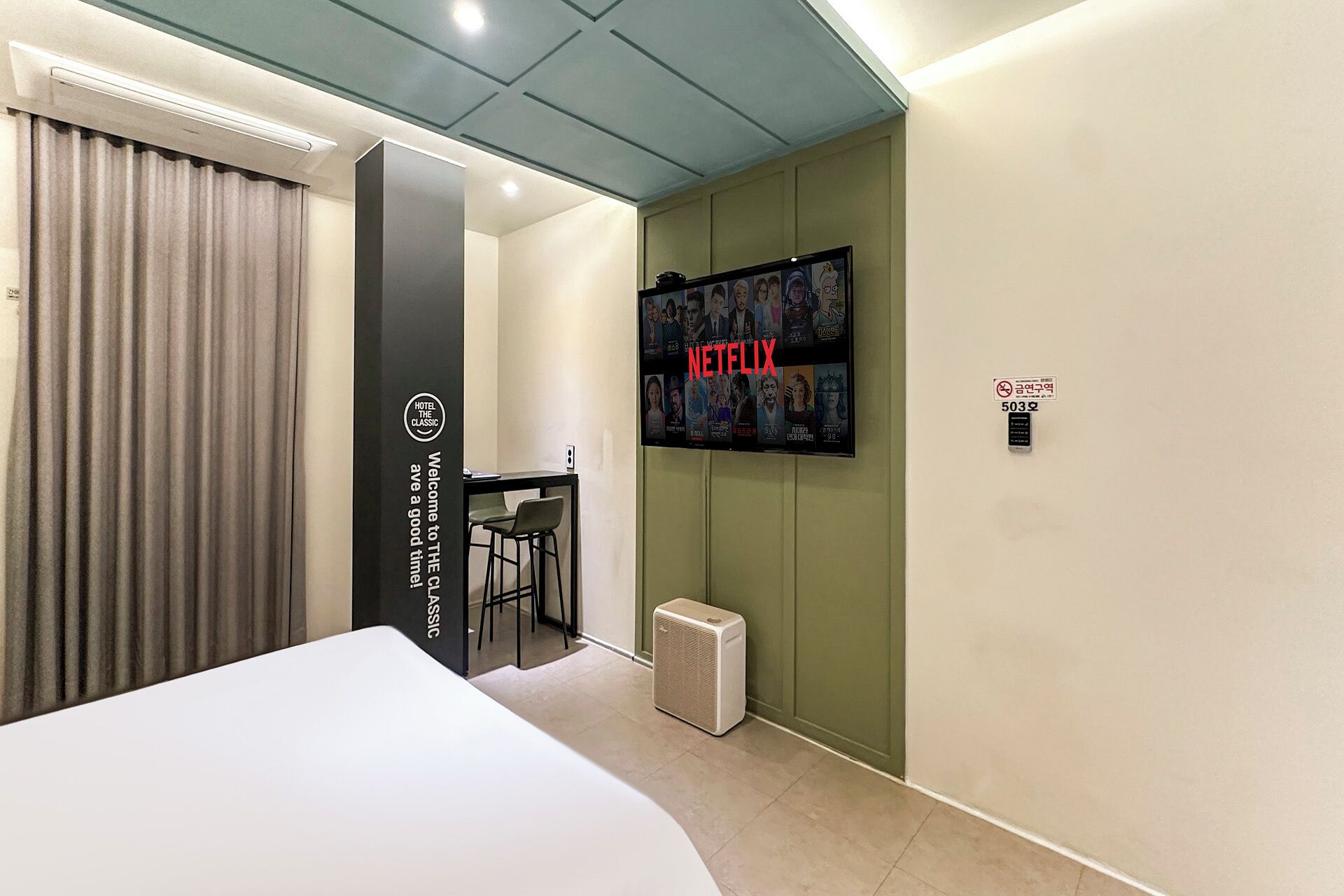 deluxe double room | individually decorated, individually furnished, blackout curtains