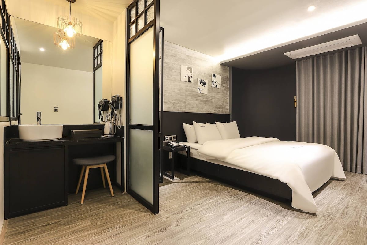 Quarto casal premier | Cortinas blackout, quartos à prova de som, Wi-Fi de cortesia