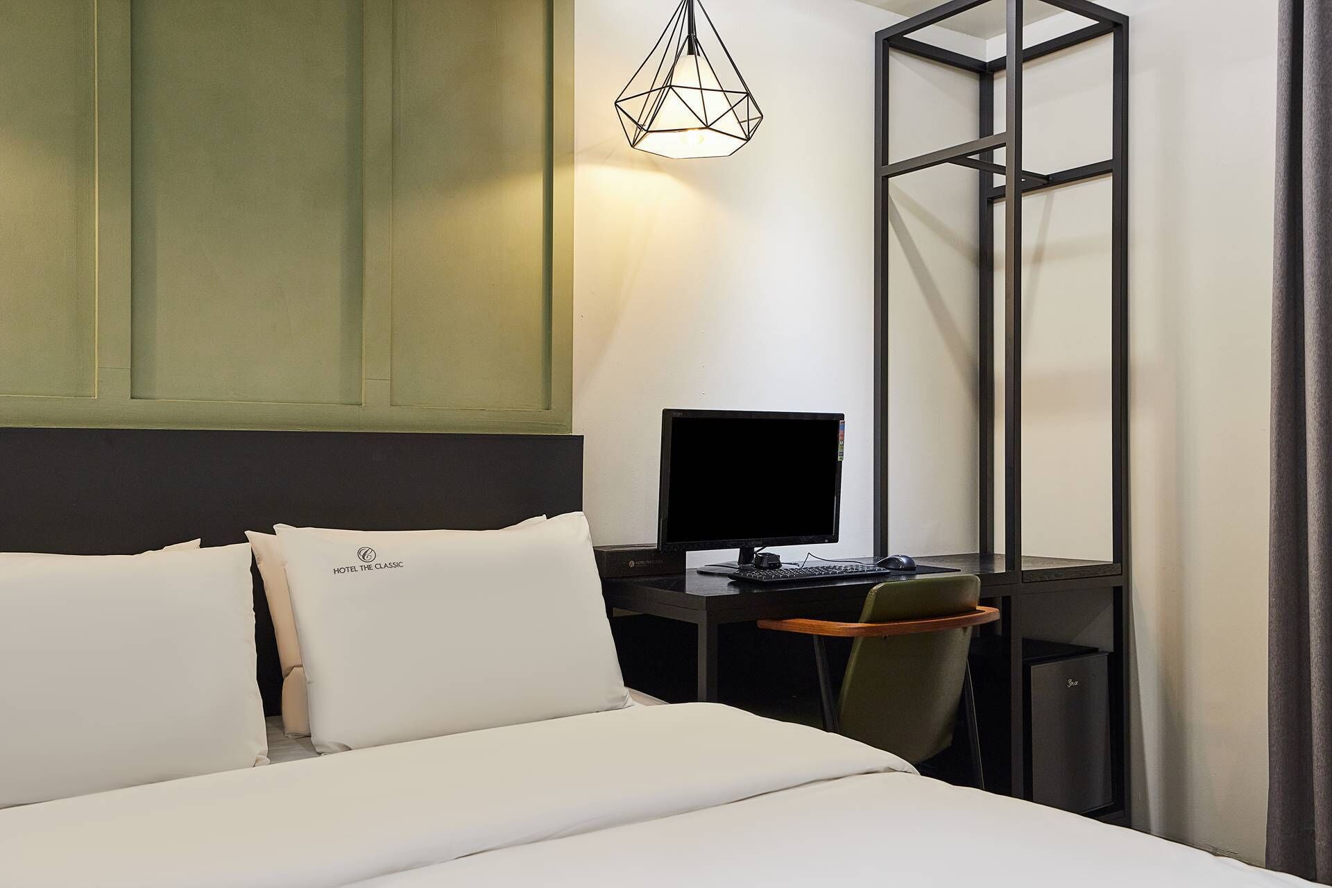 deluxe double room | individually decorated, individually furnished, blackout curtains