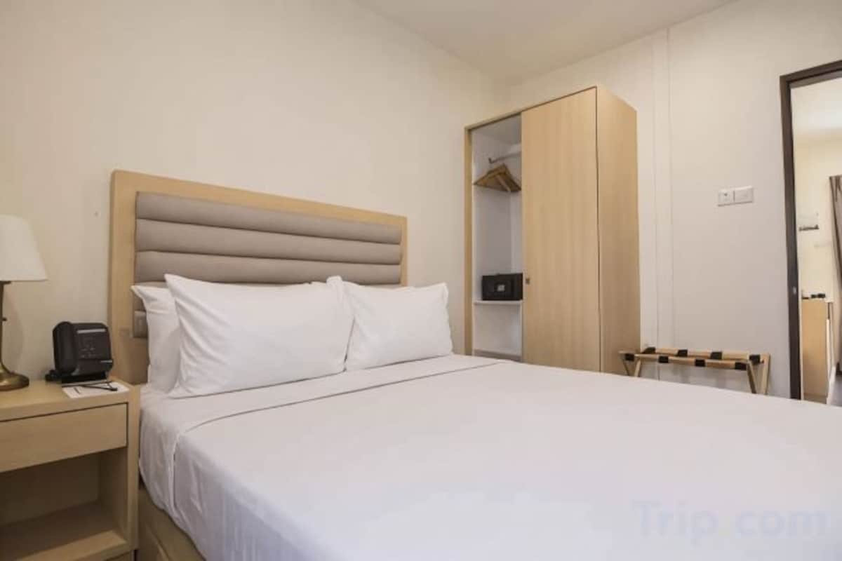 Minibar, bureau, fer et planche à repasser, Wi-Fi gratuit