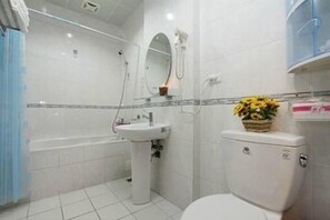 Free toiletries, hair dryer, slippers, towels - Wenxin Homestay (Hualien City)