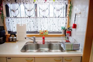 Holiday Home | Private kitchen | Fridge, microwave, oven, stovetop - Country house Uruma (Uruma)