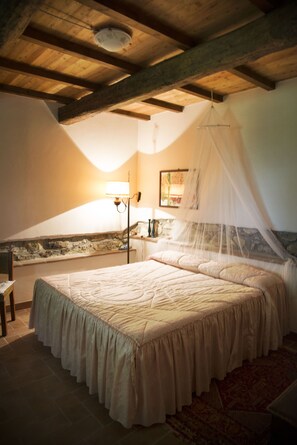 1 Schlafzimmer, Bügeleisen/Bügelbrett