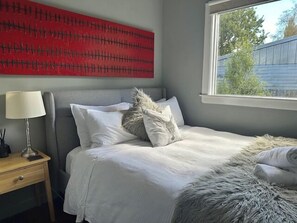 3 bedrooms, iron/ironing board, WiFi, bed sheets - Stag & 3 Pigs - Ohakune Holiday Home (Ohakune)