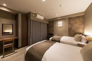 1 bedroom, premium bedding, in-room safe, desk