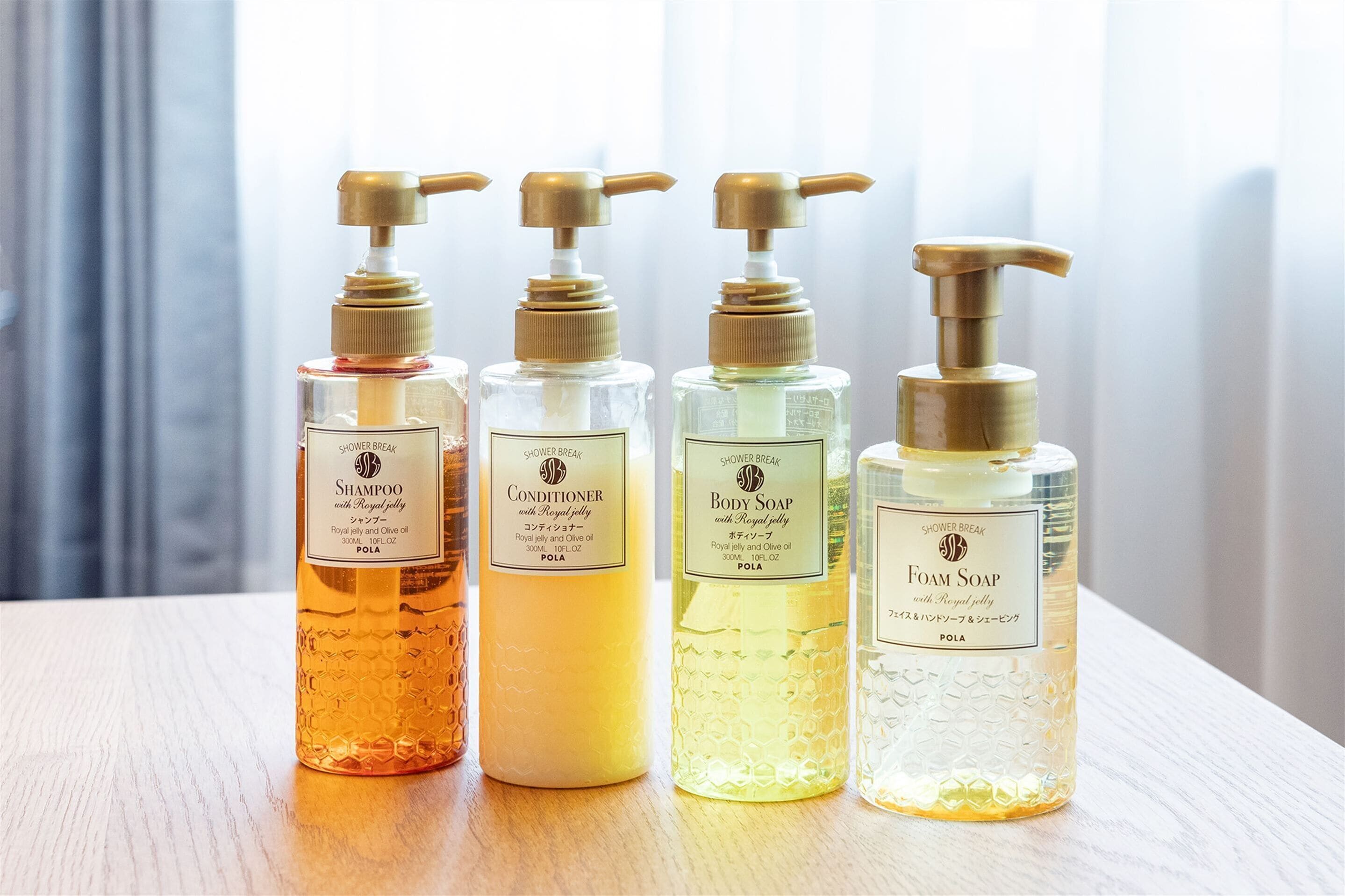 separate bathtub and shower, hair dryer, bathrobes, slippers