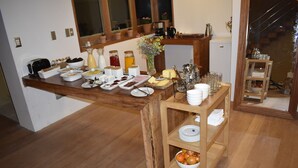 Desayuno de autoservicio incluido todos los días