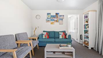 Una Smart TV, Netflix, libros, servicios de streaming