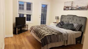 Family House | Iron/ironing board, free WiFi, bed sheets