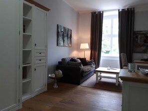 TV - Schloss Superior Suite - Hohendorf Castle (Groß Mohrdorf)