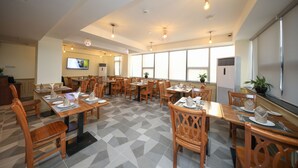 Restaurant - Inya View Hotel (Yangon)