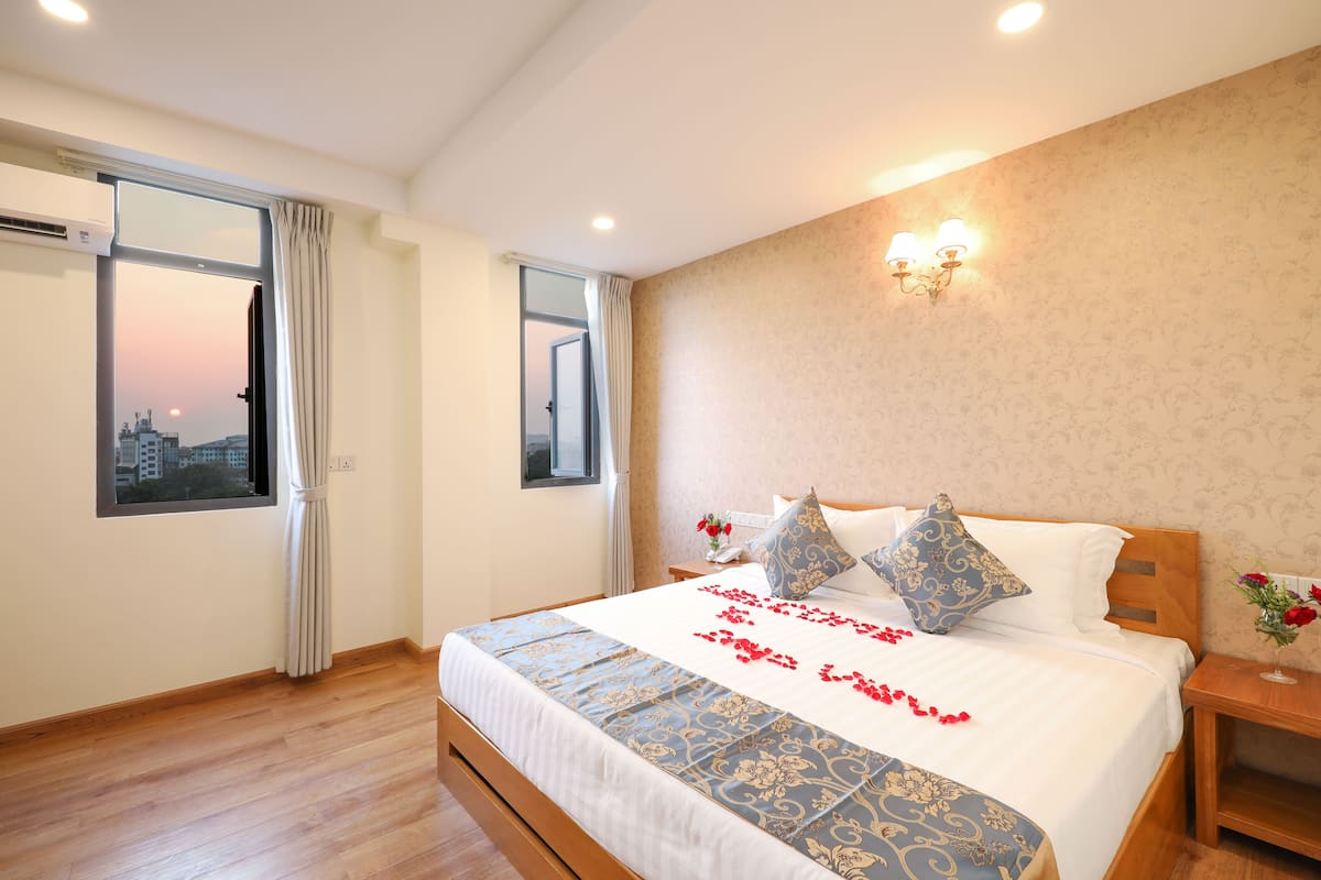 Deluxe Room, City View | Desk, rollaway beds (surcharge), WiFi (free)