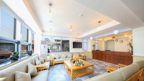 Lobby sitting area - Inya View Hotel (Yangon)