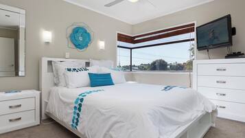 3 bedrooms, iron/ironing board, WiFi