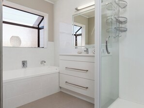 Badewanne, Haartrockner