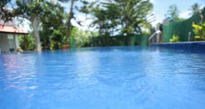 Villa privada con piscina al aire libre (10P)