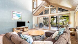 Smart TV - Angourie Palms - Located in a fabulous location walking distance to Angourie surfing beaches. (Angourie)