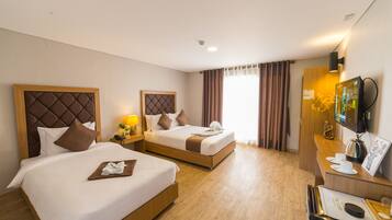 Minibar, free WiFi, bed sheets