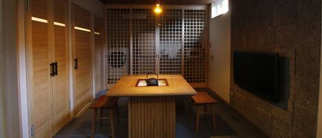 Traditional Apartment, 1 Bedroom | 1 bedroom, desk, free WiFi