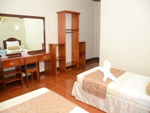 Dorm Twin | Iron/ironing board - Villa Maria Luisa Hotel (Tandag)