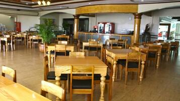 Sarapan pesanan masak setiap hari (PHP 280 seorang)